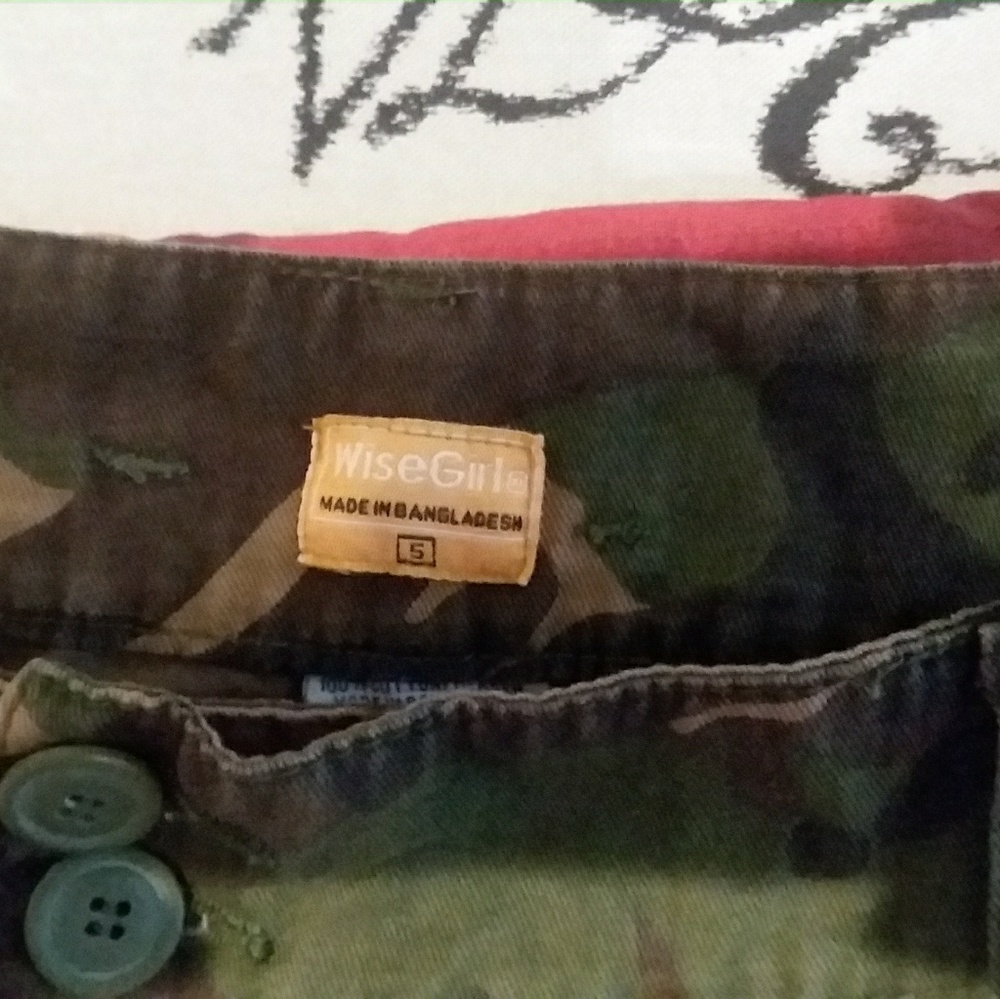 Capris - Picture 3 of 3